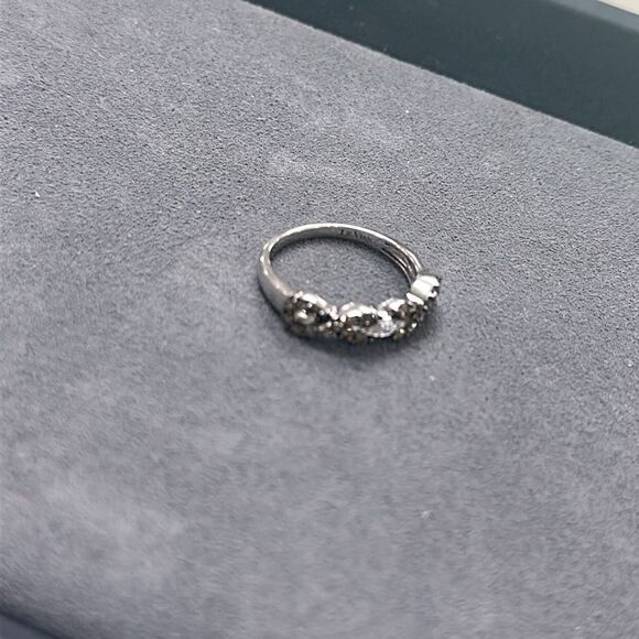 NEW! Levian 14K White Gold Infinity Ring Band Size 7 Chocolate & White Diamonds - Picture 3 of 6